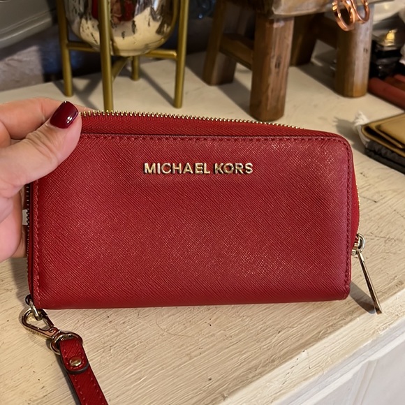 Red Michael Kors bag and wallet set - Picture 5 of 16